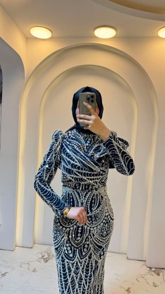 TAŞLI PAYETLİ KOL DETAYLI TESETTÜR ABİYE LACİVERT