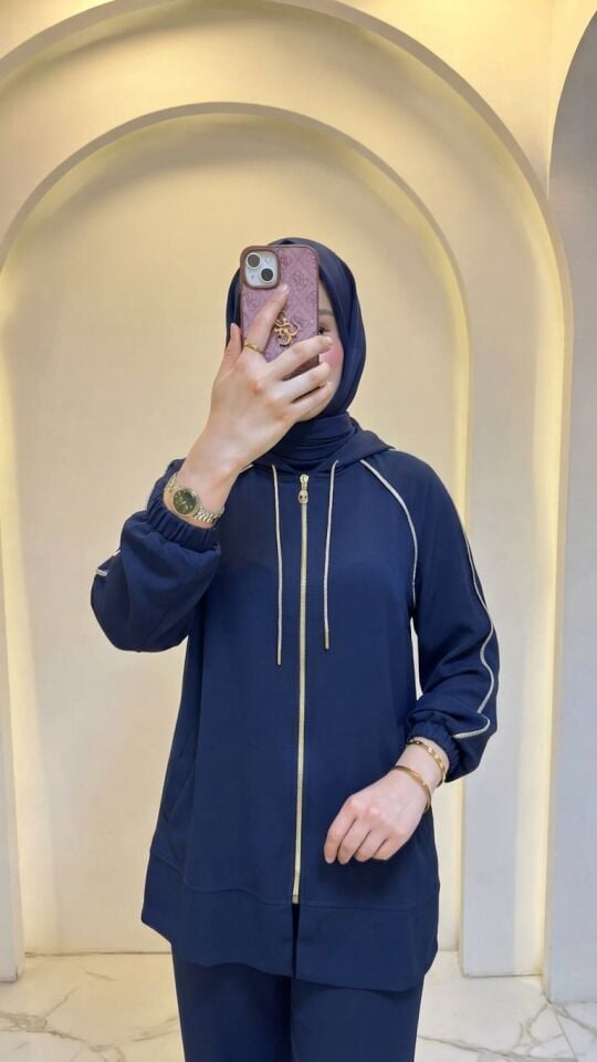 NAKIŞ DETAYLI SATEN KUMAŞ ŞIK PANTOLUNLU TAKIM LACİVERT