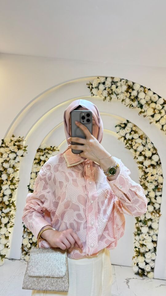 PEMBE ETEKLİ TAKIM