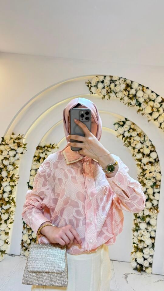 PEMBE ETEKLİ TAKIM