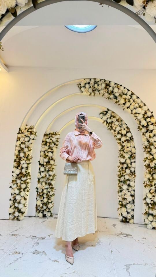 PEMBE ETEKLİ TAKIM