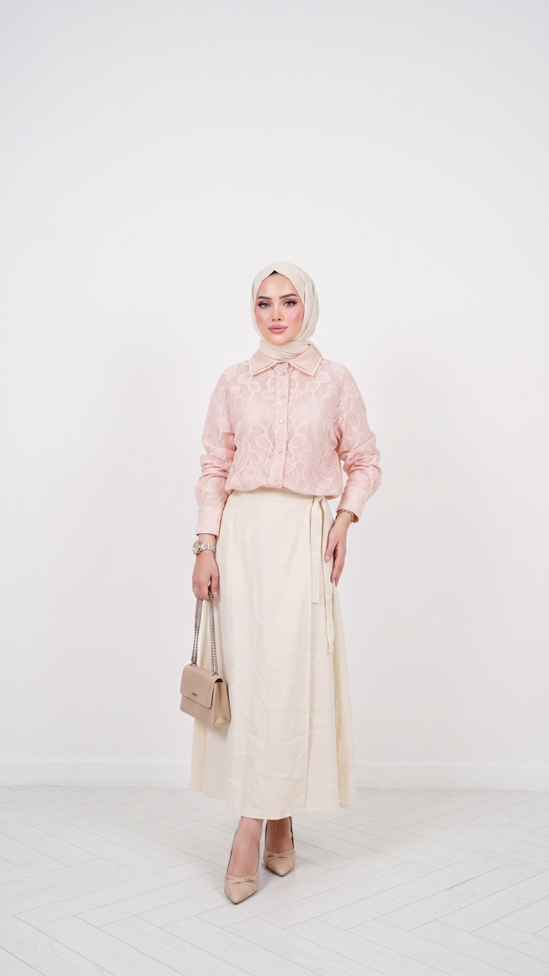 PEMBE ETEKLİ TAKIM