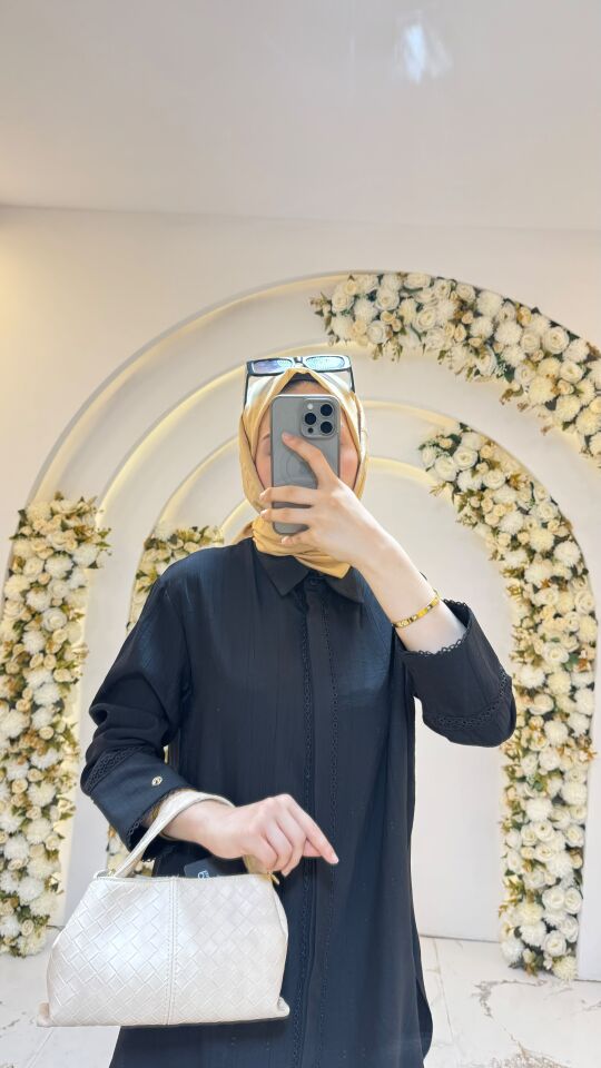 SİYAH PANTOLONLU TAKIM