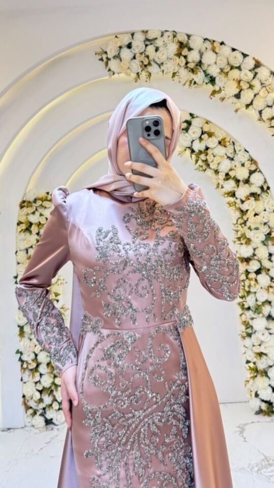 BELDEN PERELİNLİ İŞLEMELİ TESETTÜR ABİYE GÜL KURUSU