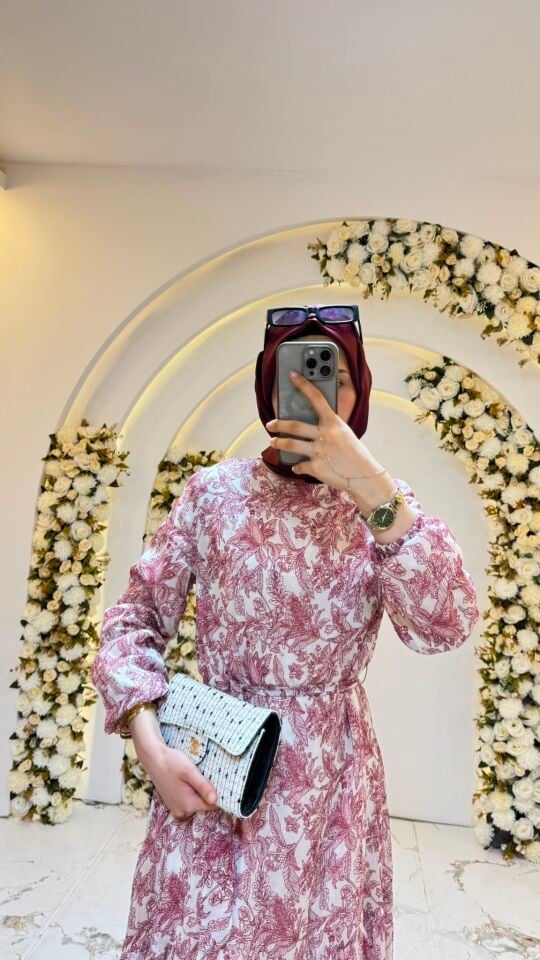 BÜZGÜ DETAYLI DESENLİ ÇİÇEKLİ ELBİSE BORDO