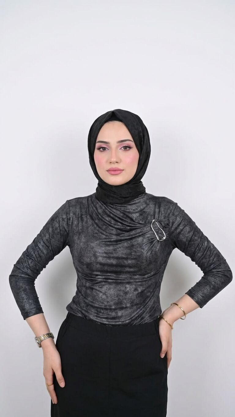 OMUZDAN TOKALI KADIN SİYAH BLUZ
