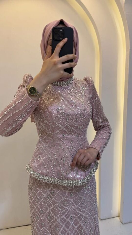 PİLE DETAYLI TAŞ İŞLEMELİ TESETTÜR ABİYE TOZ PEMBE