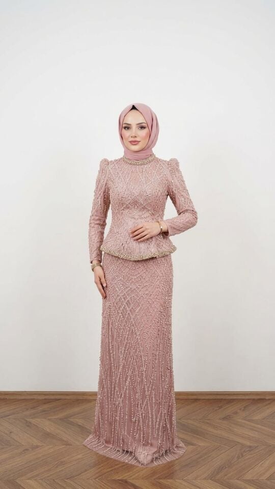 PİLE DETAYLI TAŞ İŞLEMELİ TESETTÜR ABİYE TOZ PEMBE