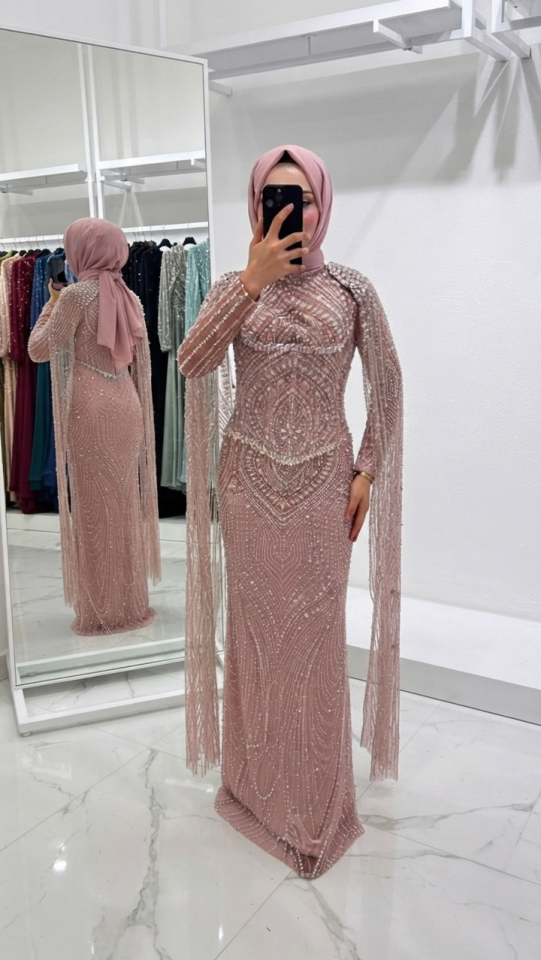 TAM TAŞ İŞLEMELİ UZUN PÜSKÜL KOLLU BALIK TESETTÜR ABİYE TOZ PEMBE