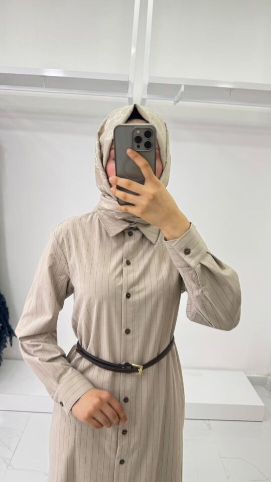 ÇİZGİLİ KEMERLİ GÖMLEK ELBİSE BEJ